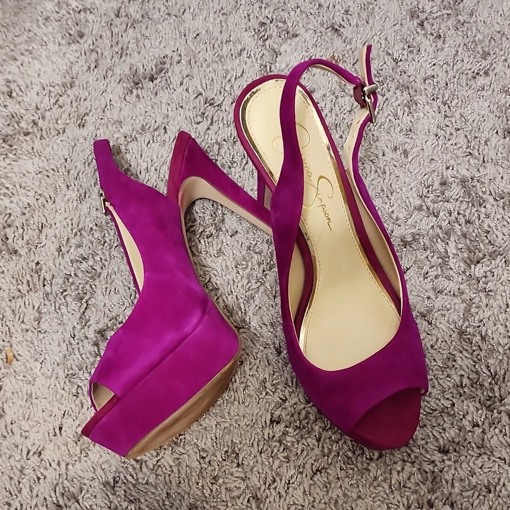 Shoe - Picture 2 of 3